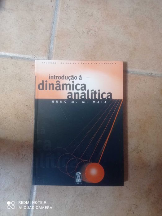 Vende-se livro de introdução à dinâmica analítica