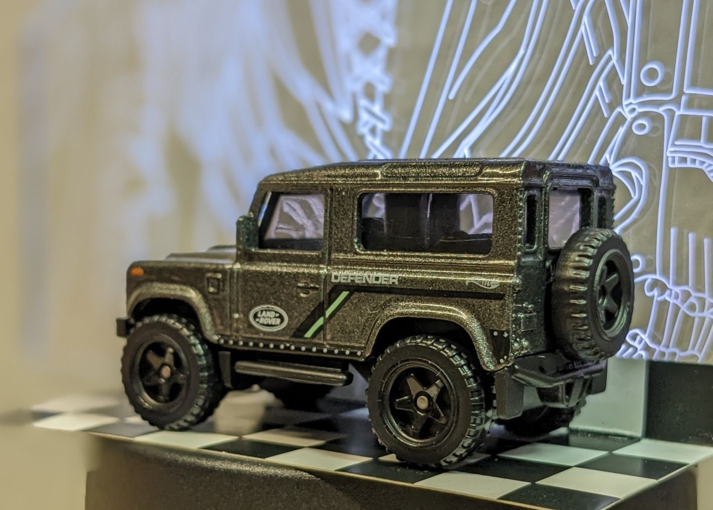 Колекцiйна модель Hot Wheels Special Land Rover Defender 1/64