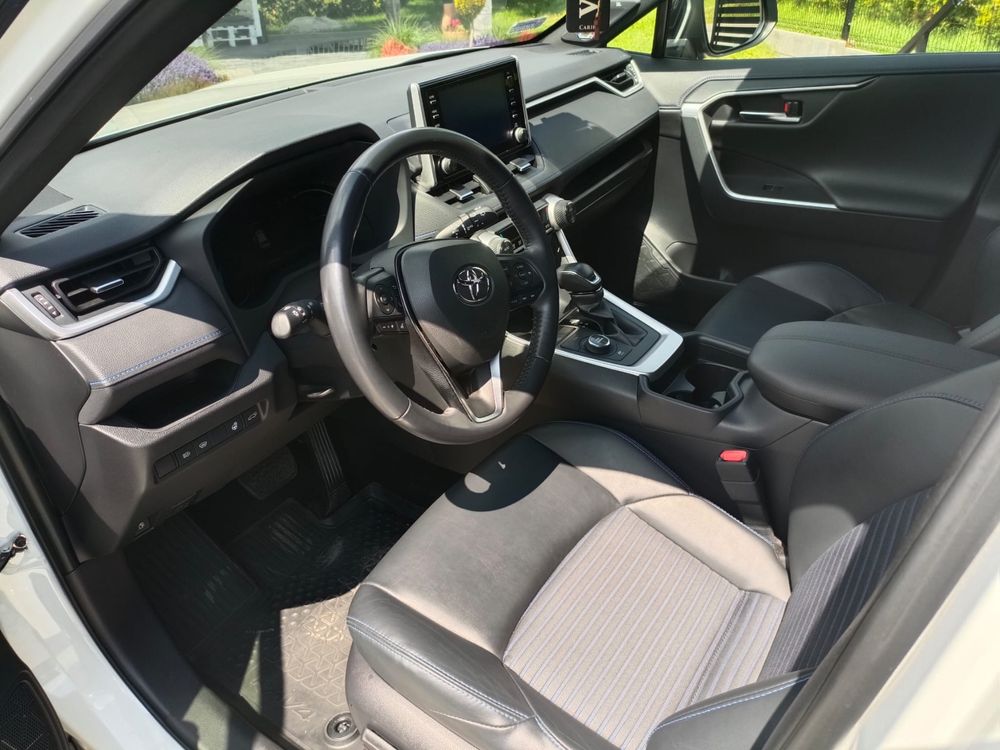 Toyota RAV4 Hybrid SELECTION