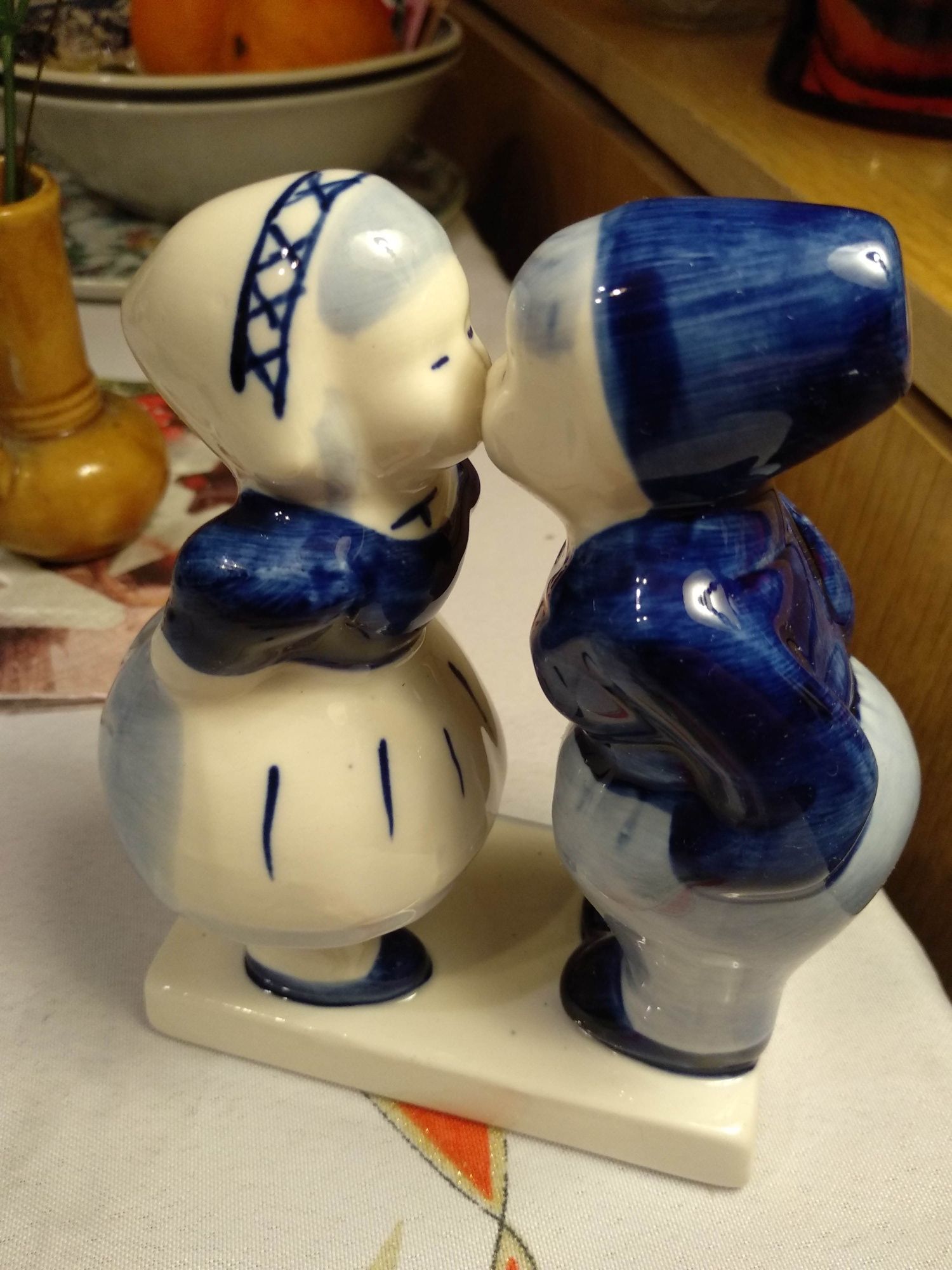Figurka para zakochanych.