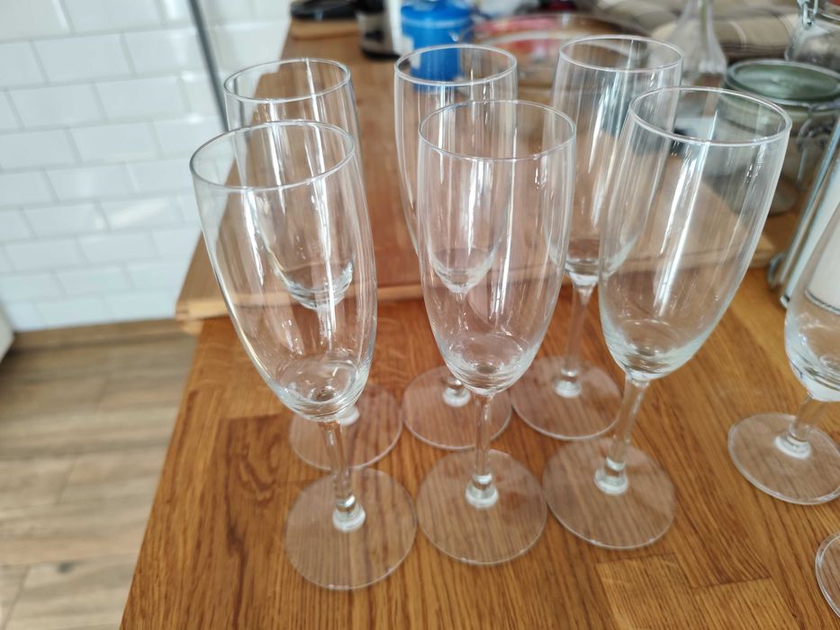 Szampanowki. ikea.W dobrym stanie