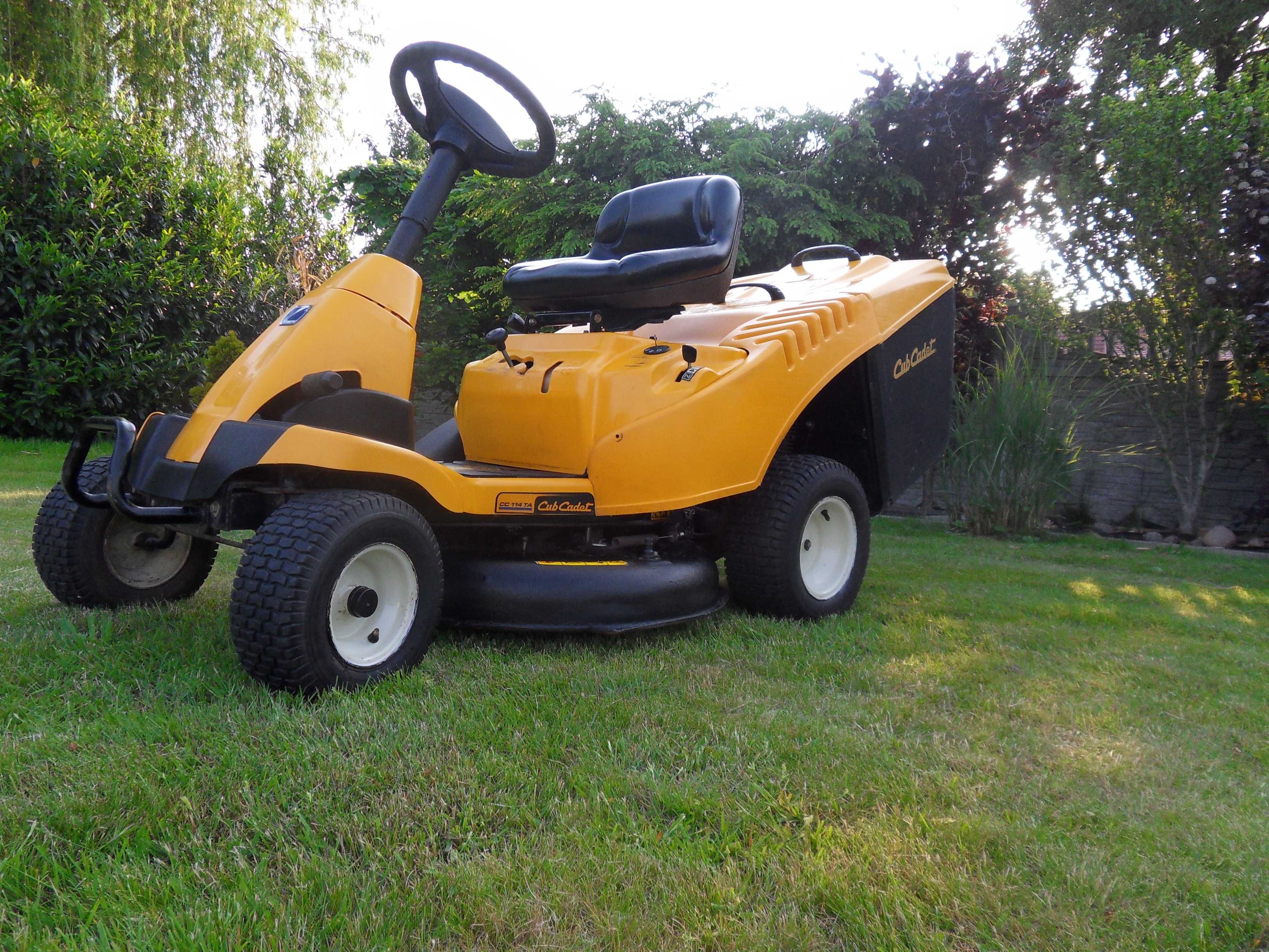 Traktorek ogrodowy Cub Cadet 10 km Manual pompa oleju