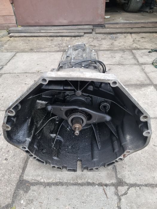 BMW E60 E61 E63 E64 545i 645ci 4.4L V8 skrzynia manual 6b SMG GS6S53BZ