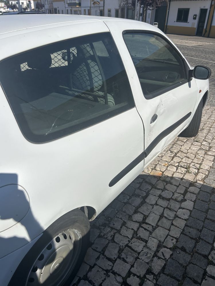 Clio 1.5 para pecas