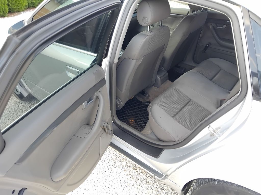Ładne AUDI A4B6*2.0+GAZ(Sekwencja)*Bez RDZY*SEDAN*Wyposażony*AUTOMAT