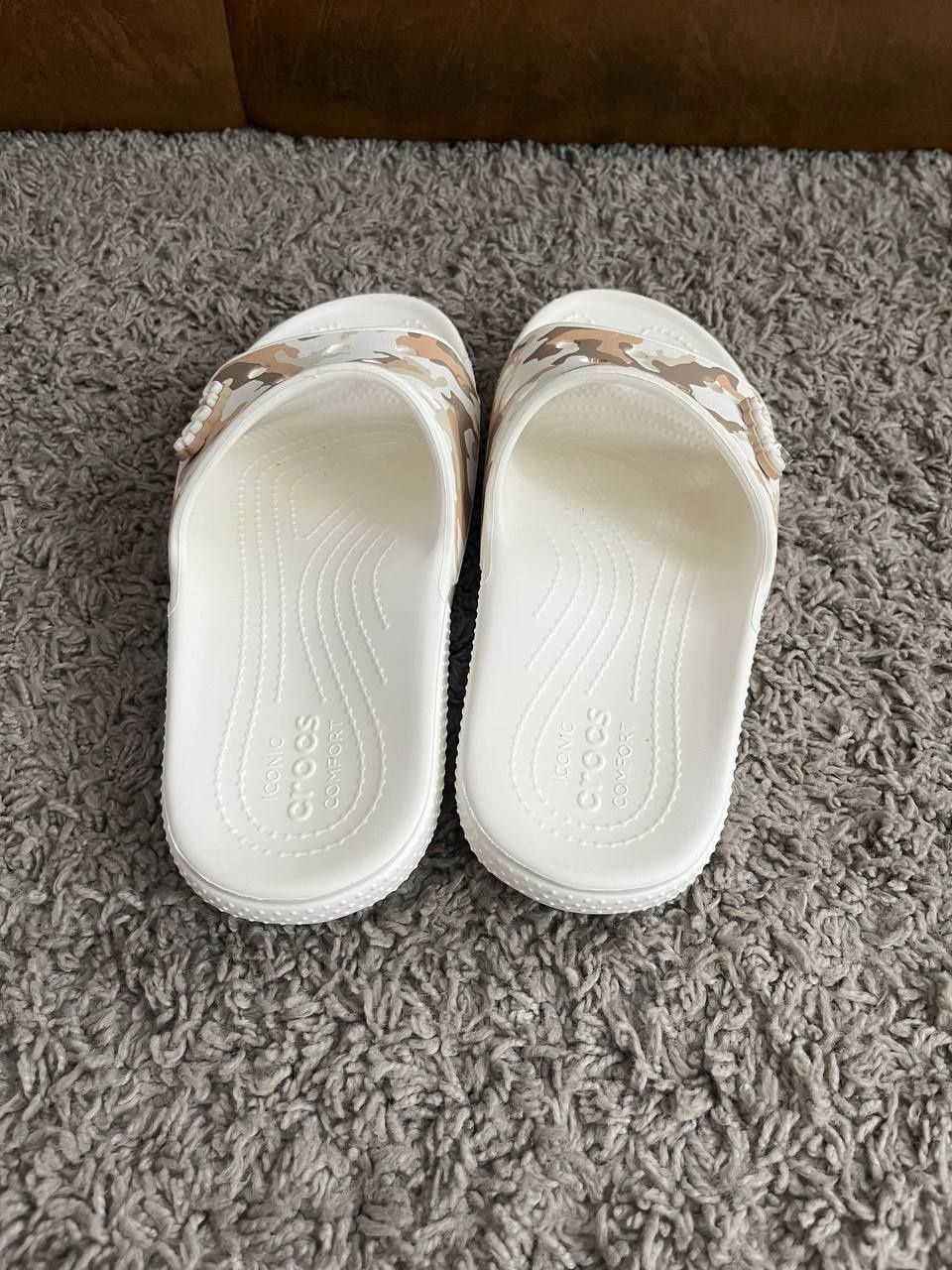 Шлепанцы фирмы Crocs