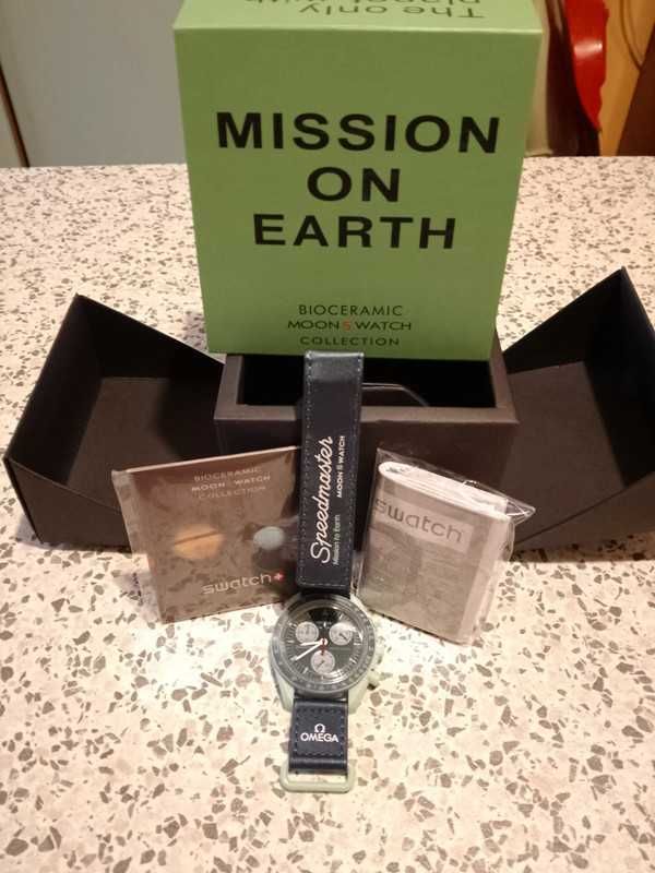 Earth MoonSwatch SO33G100 Omega x Swatch - Green Dial Collector’s Pick
