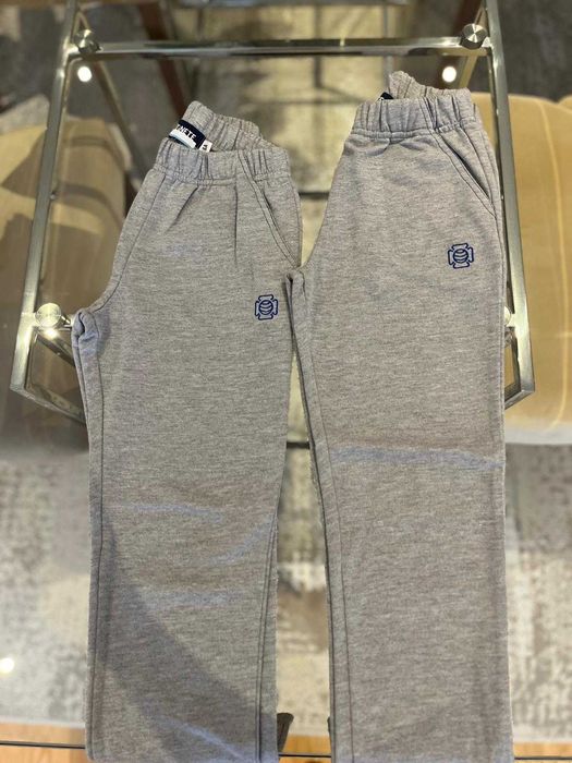 Uniforme Feminio - Colégio de Lamas
