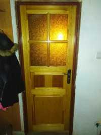 Drzwi drewniane z szybkami