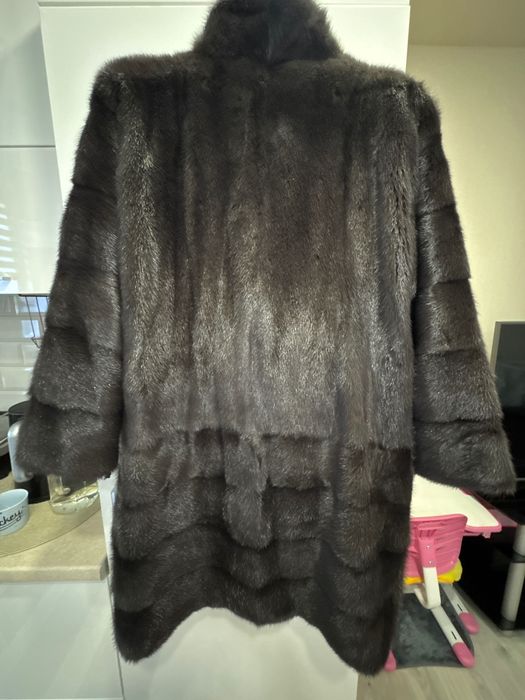 Продам норкову шубу