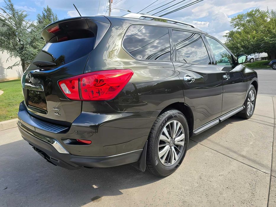 Nissan Pathfinder      2017