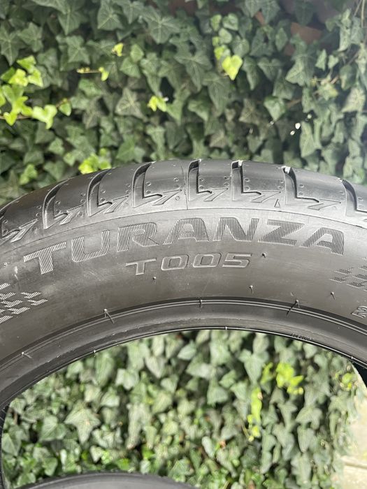 215/55 R17 Bridgestone Turanza T005