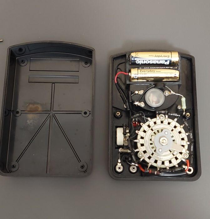 Tester multimetr analogowy.
