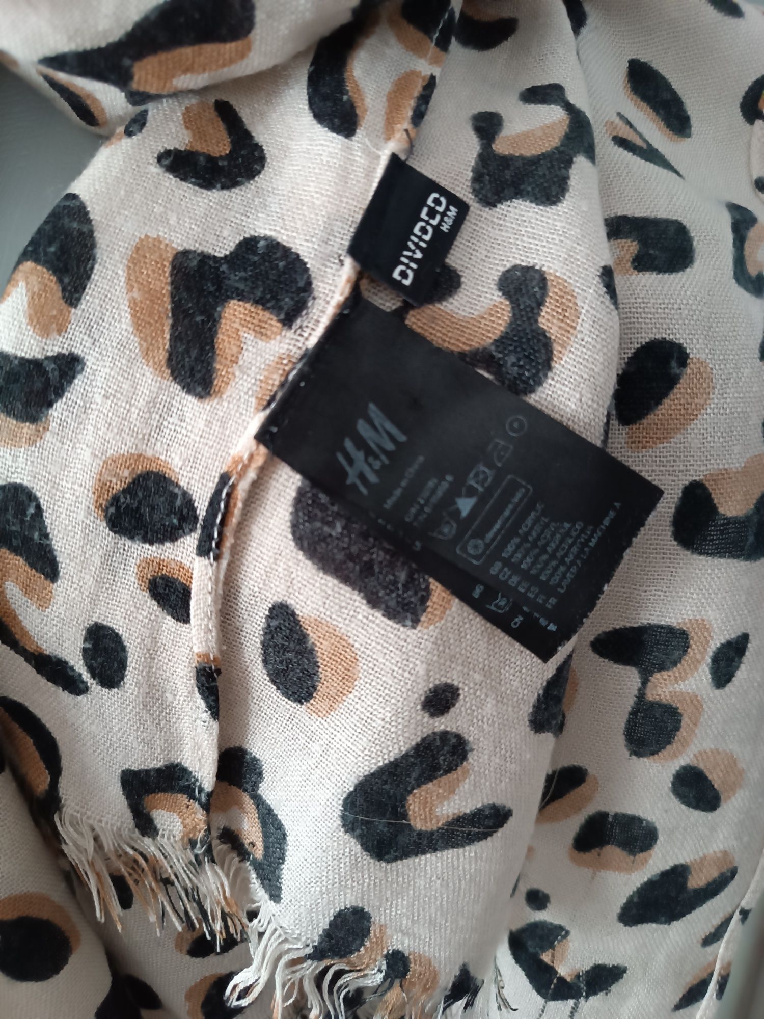 Szal w panterkę H&M