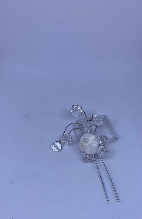 delikatna spinka ślubna komunijna róża kryształki art tanio wsuwka new