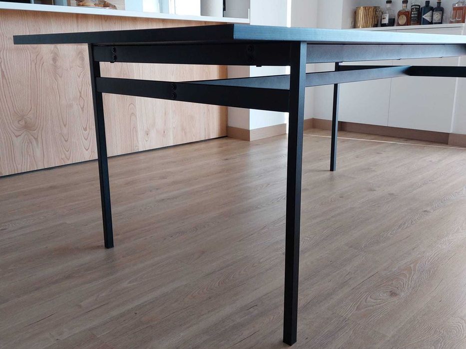 Mesa de refeição marca Area, modelo Vertex, 200 cm x 90 cm