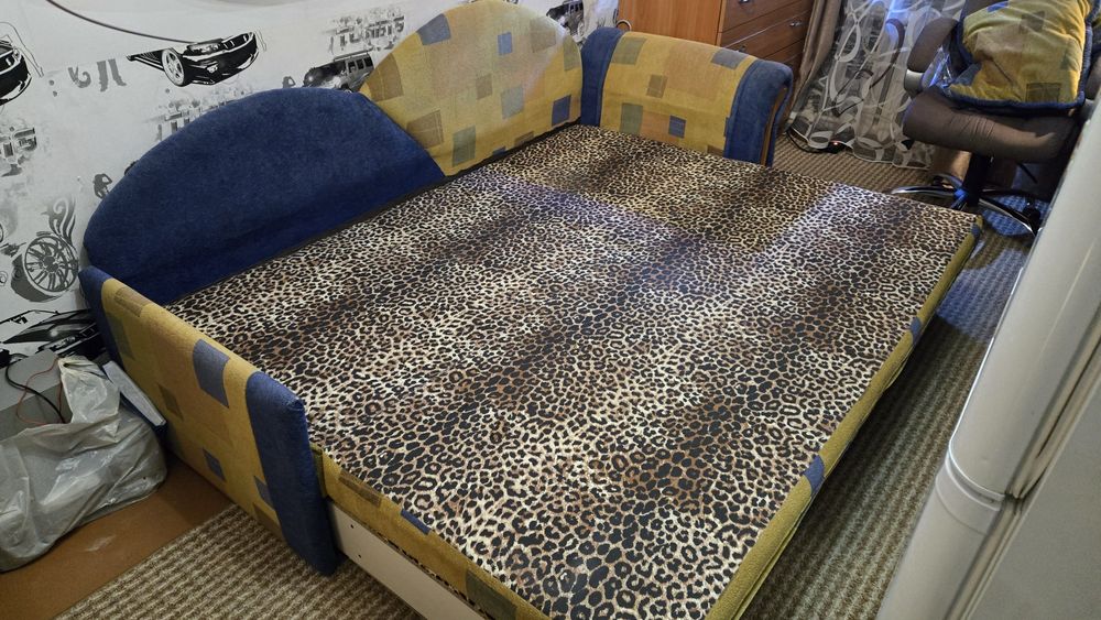 Продам диван дитячий. Б/У. Розкладний.