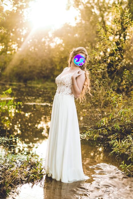 Suknia ślubna , kolor śmietankowy, ivory, koronka