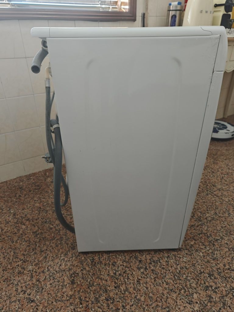 Máquina de lavar roupa Hoover
