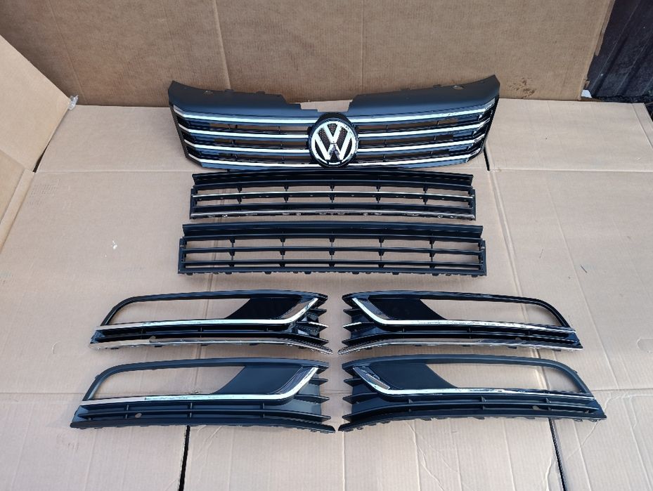 Решітка радіатора Volkswagen Passat b7 решетки в бампер пассат б7