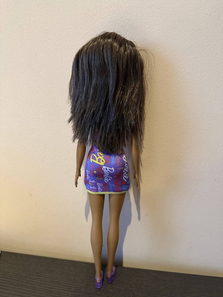 Urocza lalka Barbie jak nowa HGM57