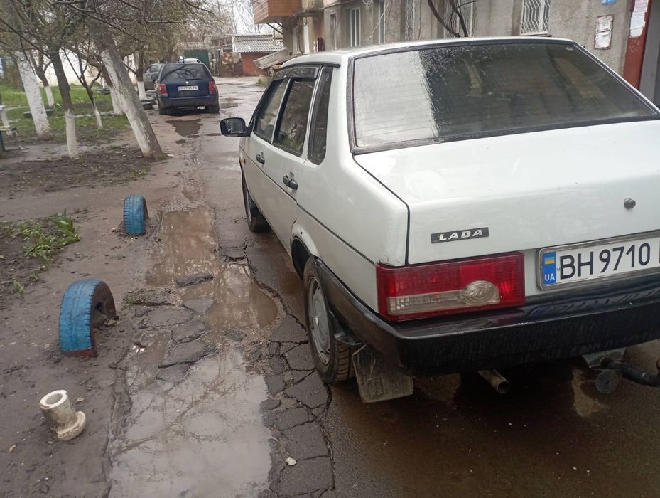 ВАЗ.         21099