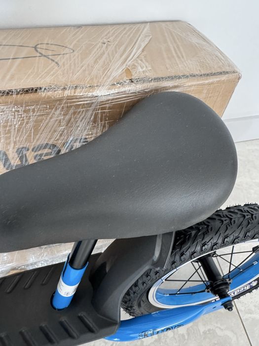 Велобіг з надувними колесами (12 дюймів)