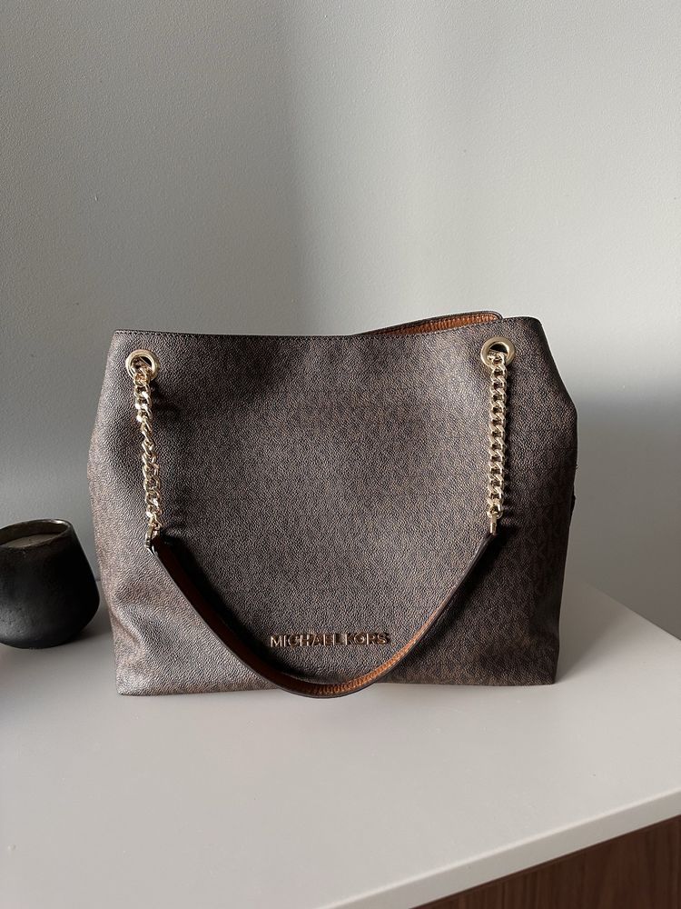 Mala Michael Kors