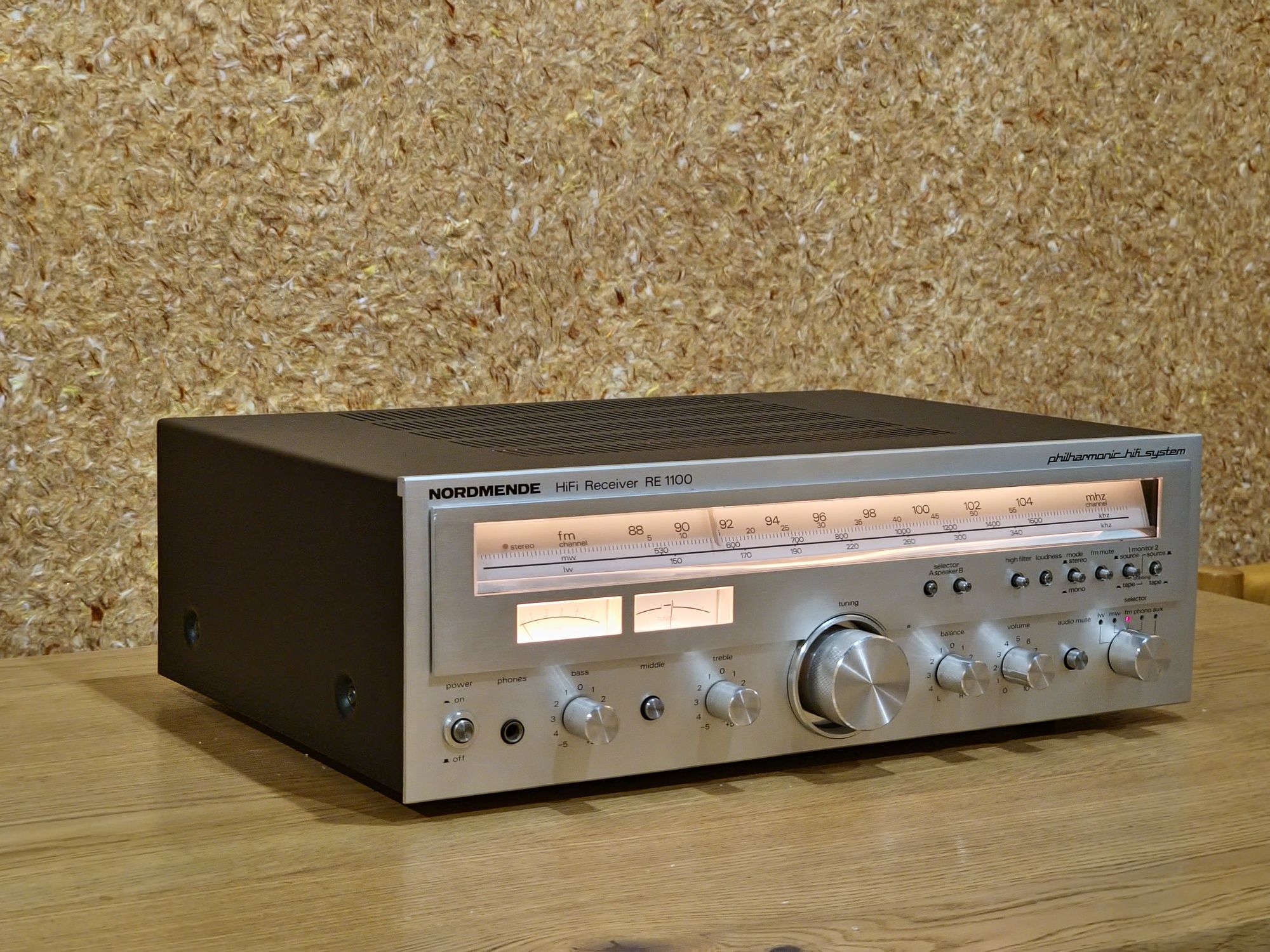 Ресивер Nordmende Hifi RE-1100 в дуже гарному стані
