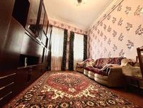 Простора 2 кім. квартира  в центрі біля парка. Котел. Комірка