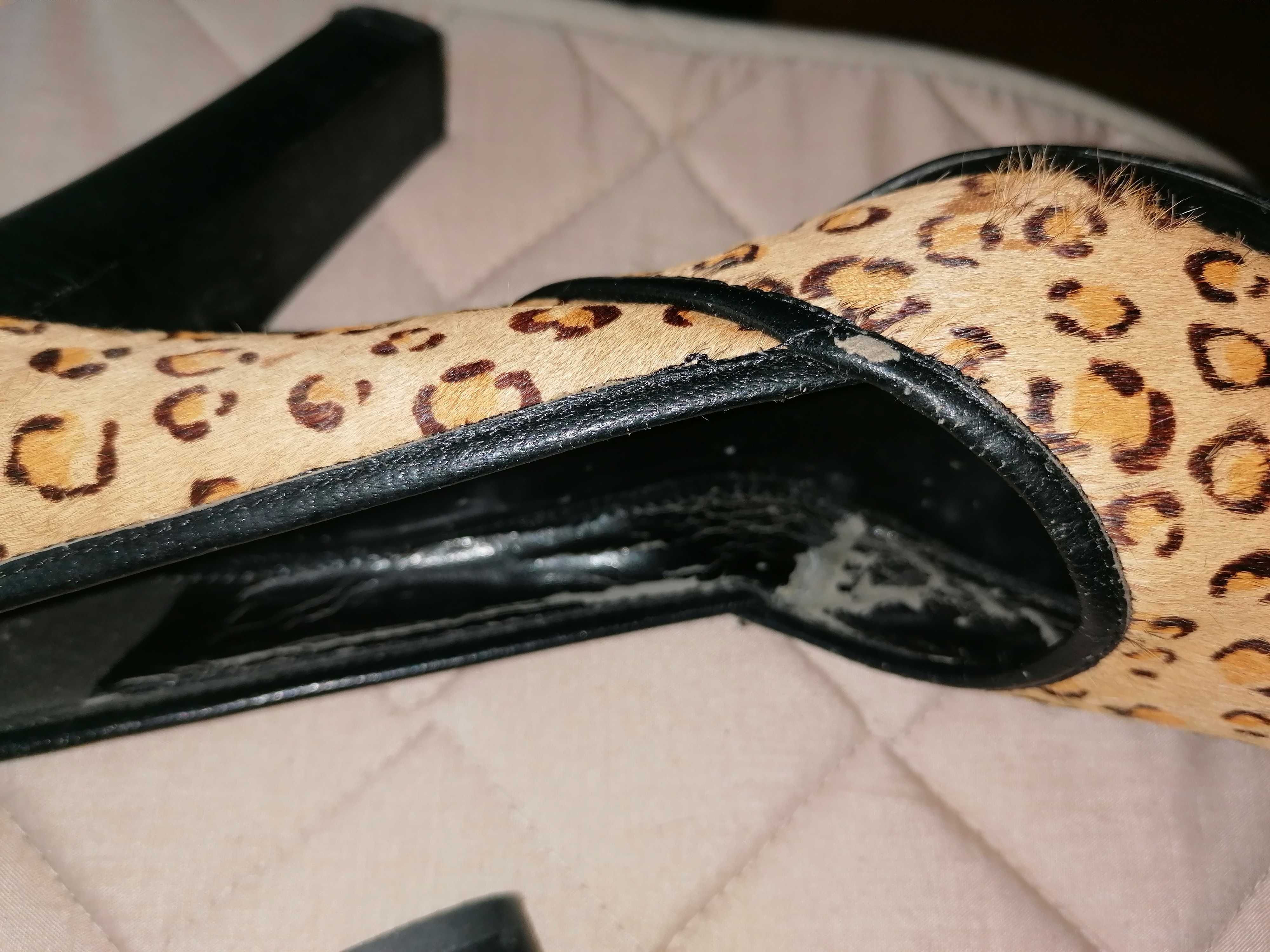 Sapato Tacão Alto - padrão Leopardo