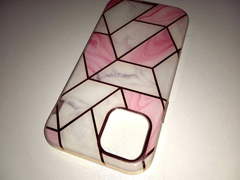 Etui do telefonu iphone 11 pro. Spacecase Marble 360