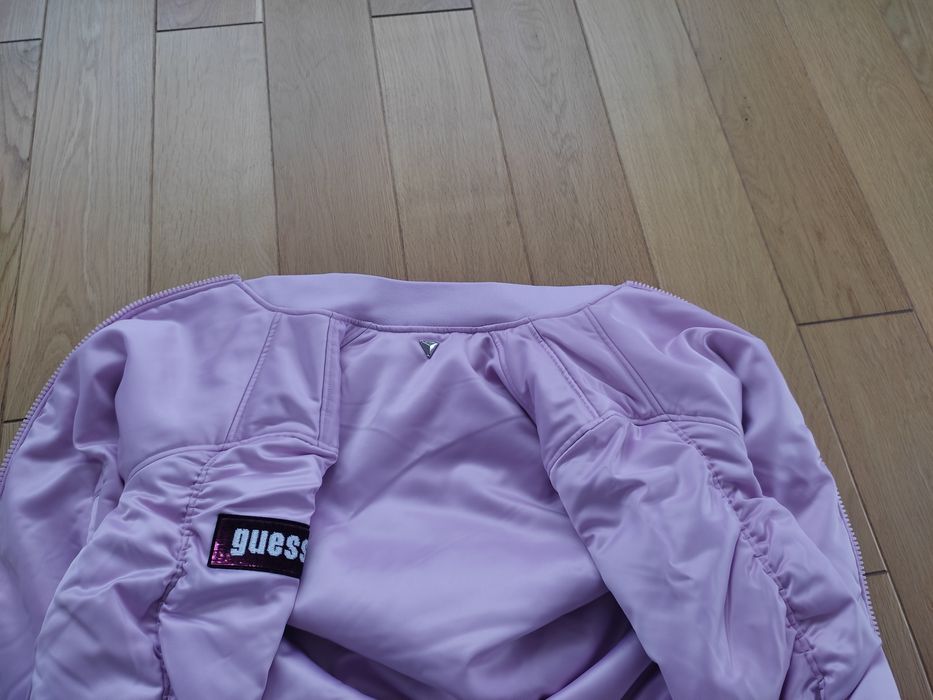 kurtka bomberka firmy Guess rozm S  36/ 38 na podszece lekko ocieplana