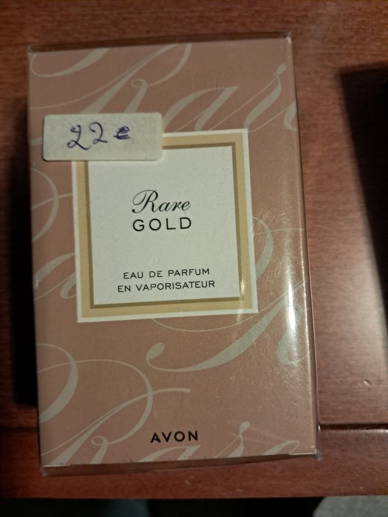 Tenho perfumes  da Avon  novos