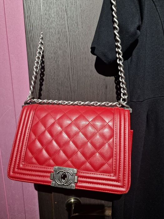 Сумка Chanel Boy червоного кольору