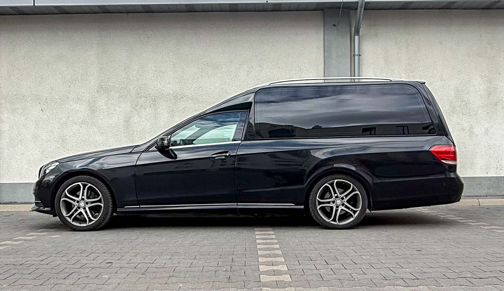 Karawan pogrzebowy Mercedes-Benz/Bautex