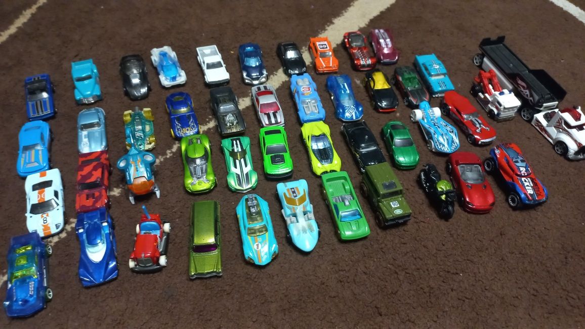 Hot wheels samochody ok 40 sztuk