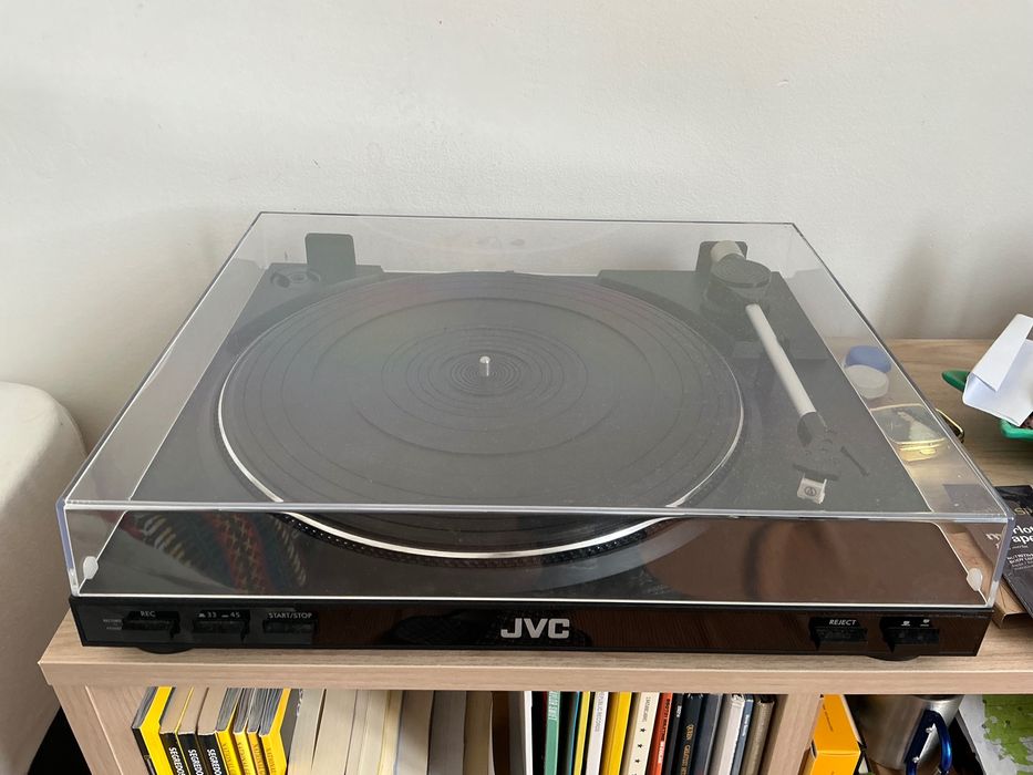 Gira-Discos JVC AL-F50B
