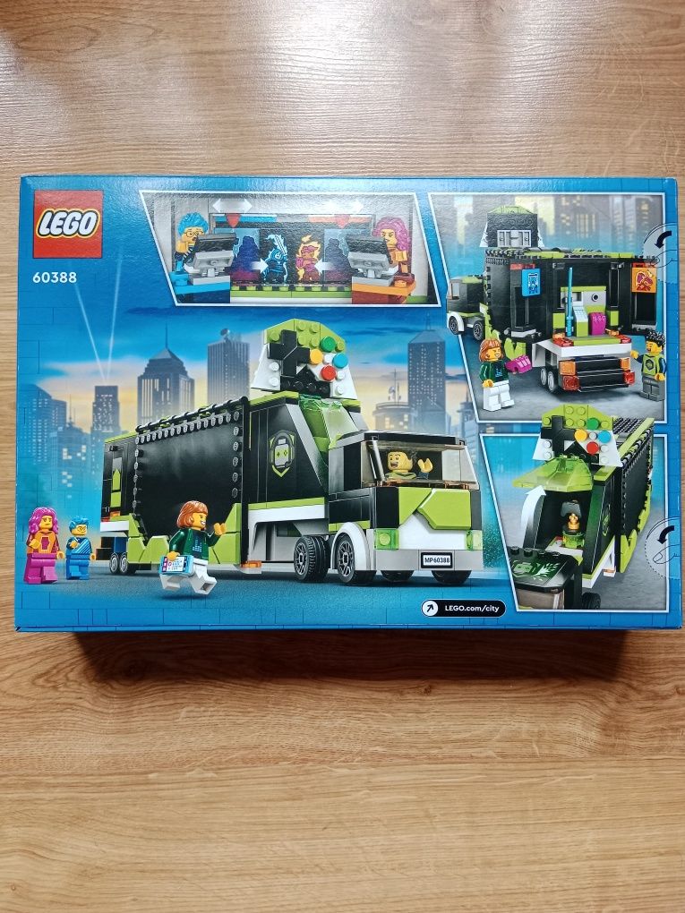 Klocki LEGO City - Ciężarówka na turniej gier 60388