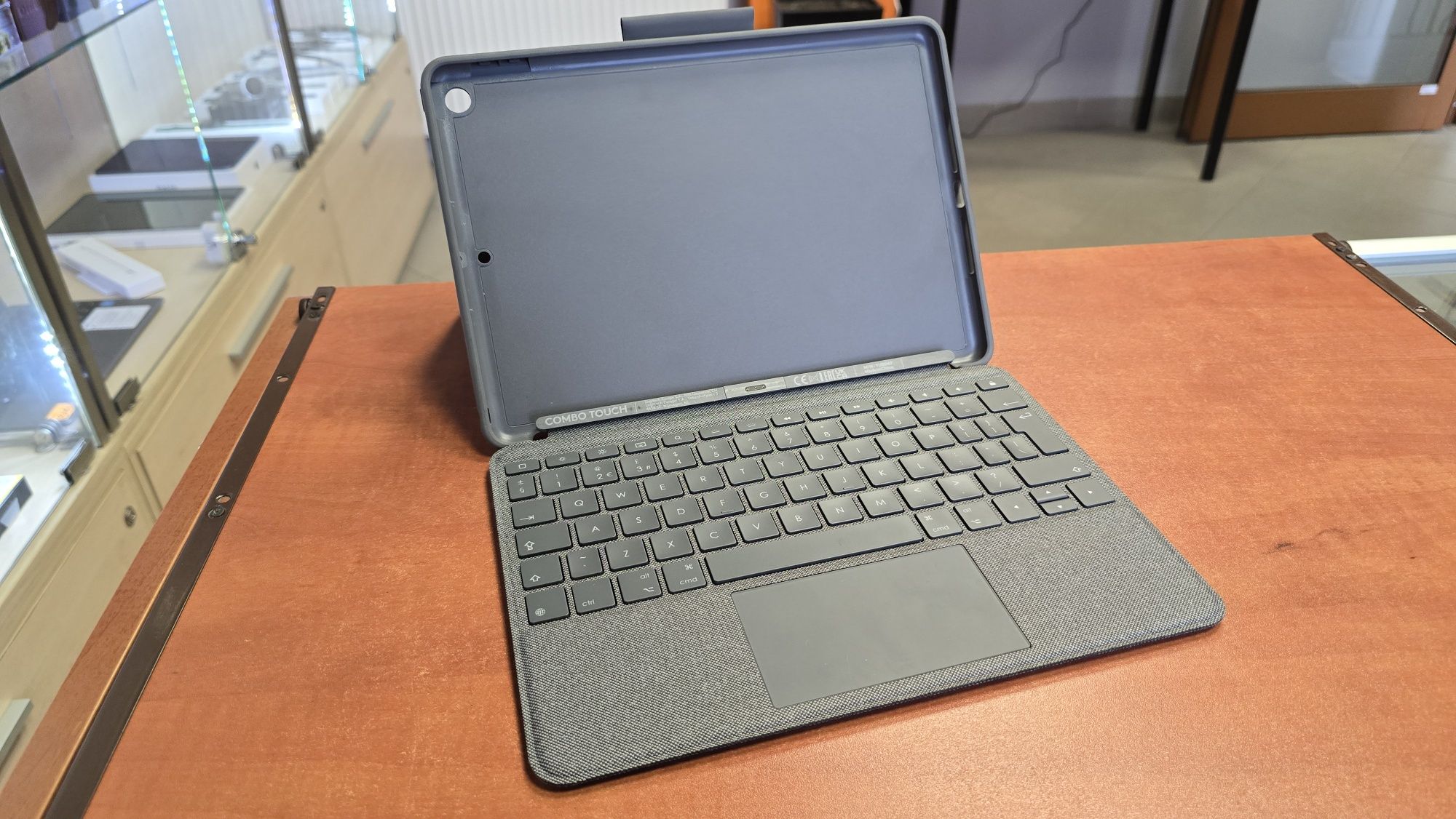 Tablet Apple iPad 9 gen. Cellular 64GB, 10.2" szary, stan bdb