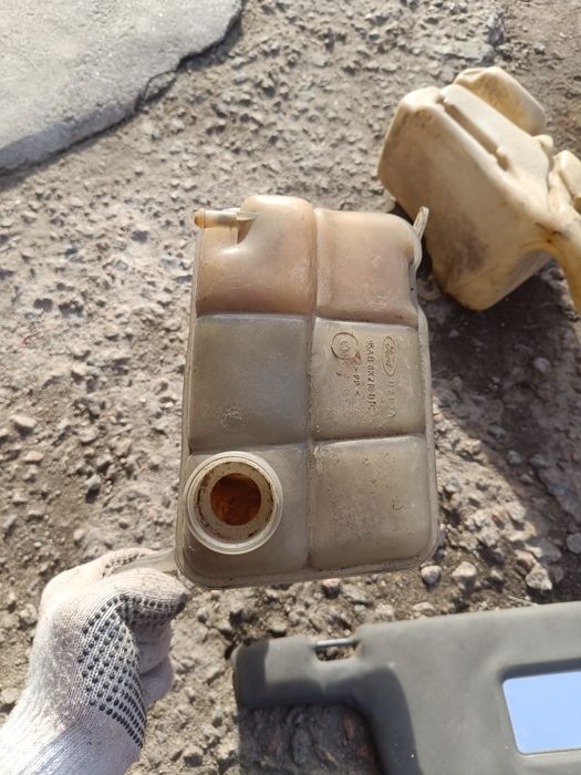 Розширювальний бачок Форд Ескорт