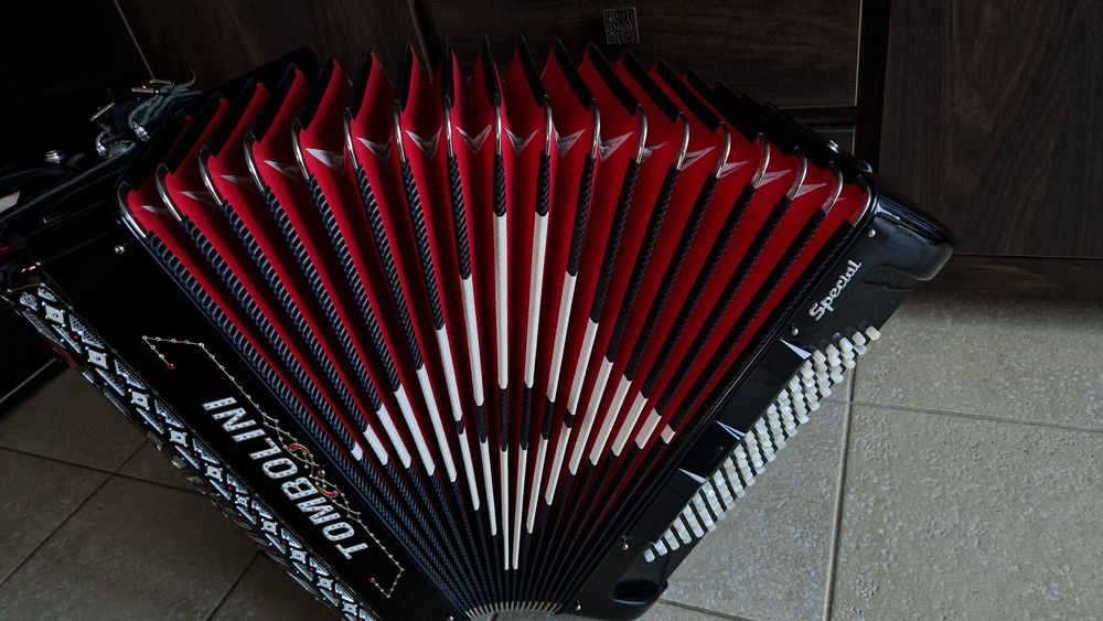 Akordeon Tombolini Musette 96 basów