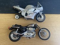 Maisto 1:18 złom modelarski Harley Davidson 1200, Triumph 955i Daytona