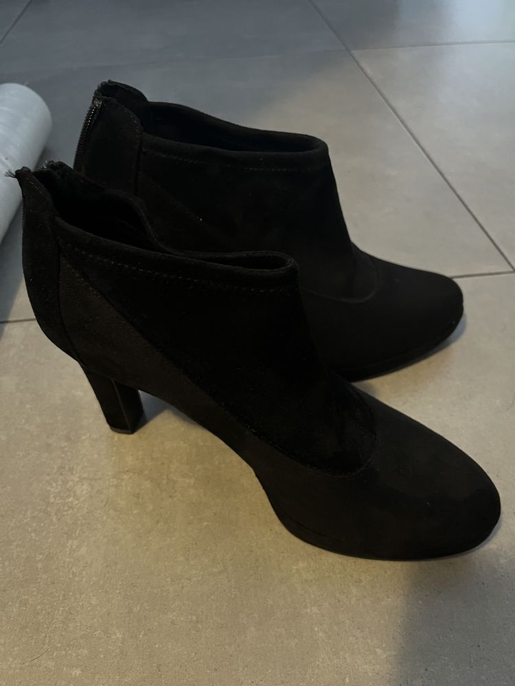 Buty damskie w rozmiarze 41