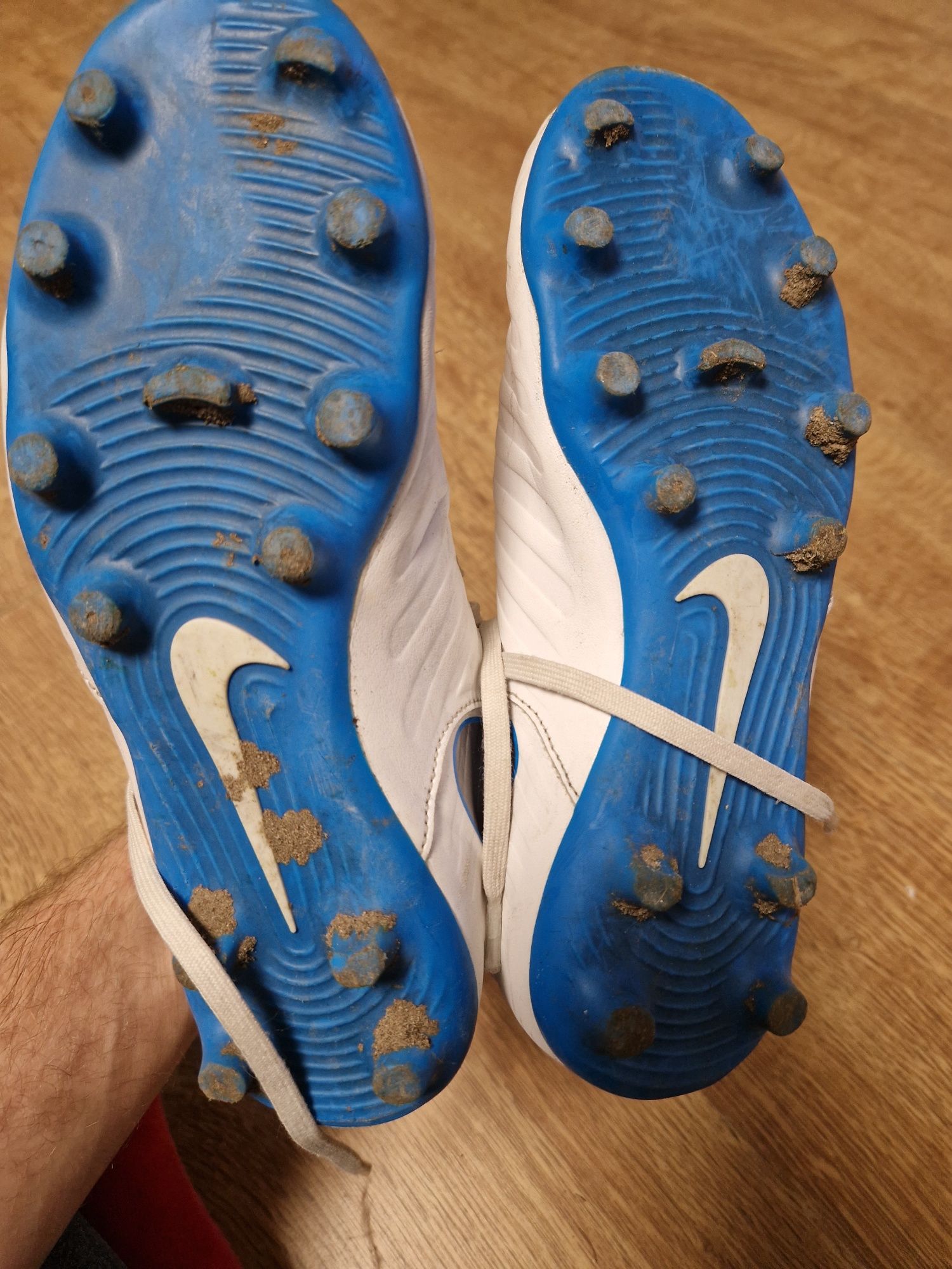 Korki, buty piłkarskie Nike rozmiar 37,5