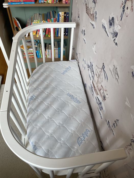 Drewniane łóżeczko BabyBay – nowe, biały kolor + materacyk w zestawie
