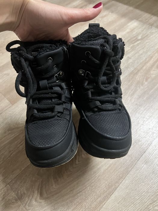 Зимові сапожки для дівчинки