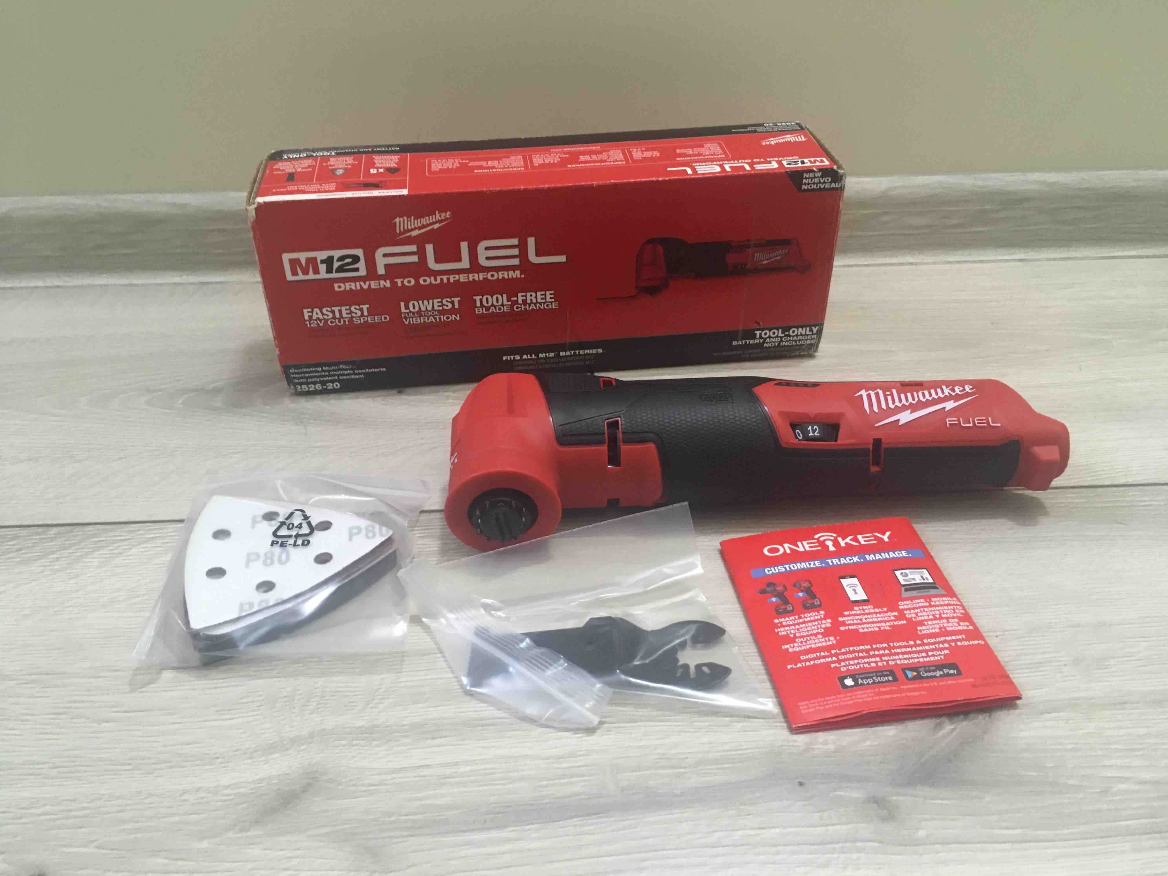 Milwaukee M12 2526-20 (реноватор) FUEL™ Аккумуляторный мультитул