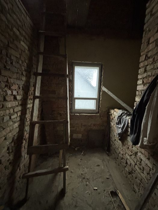 р Будинок з ділянкою 20 соток, можливість озера, укріплений фундамент