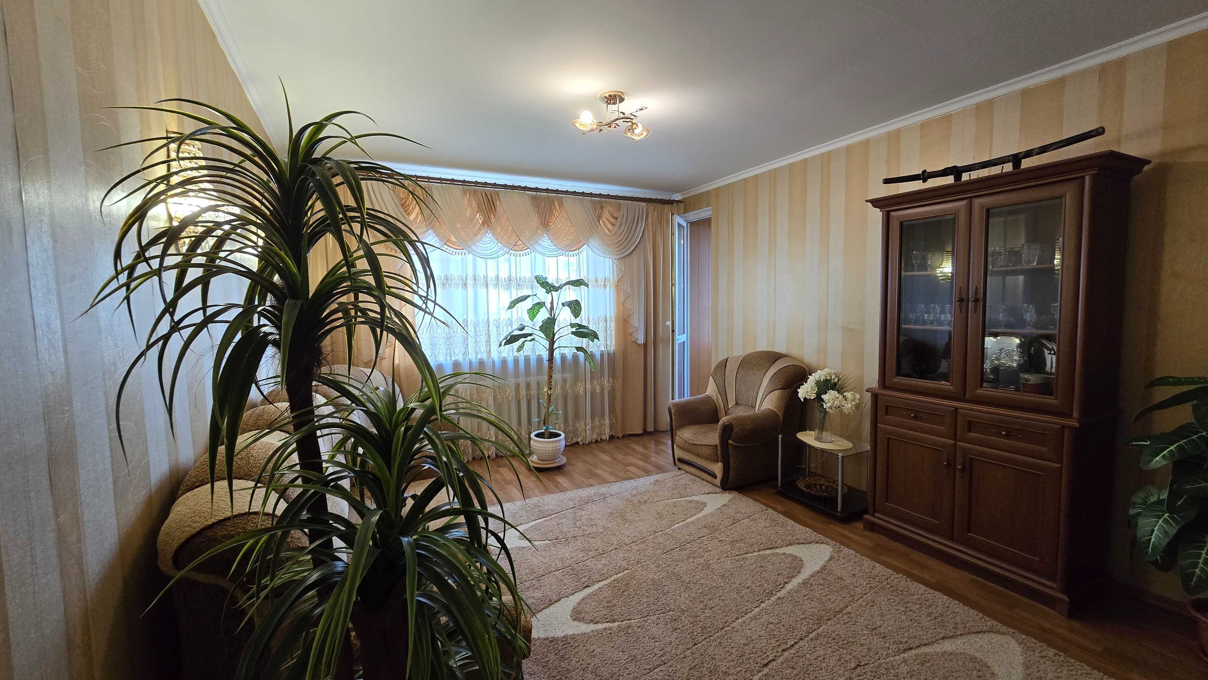 Продам 3 комнатную квартиру. Центр Таирова. Проспект академика Глушко